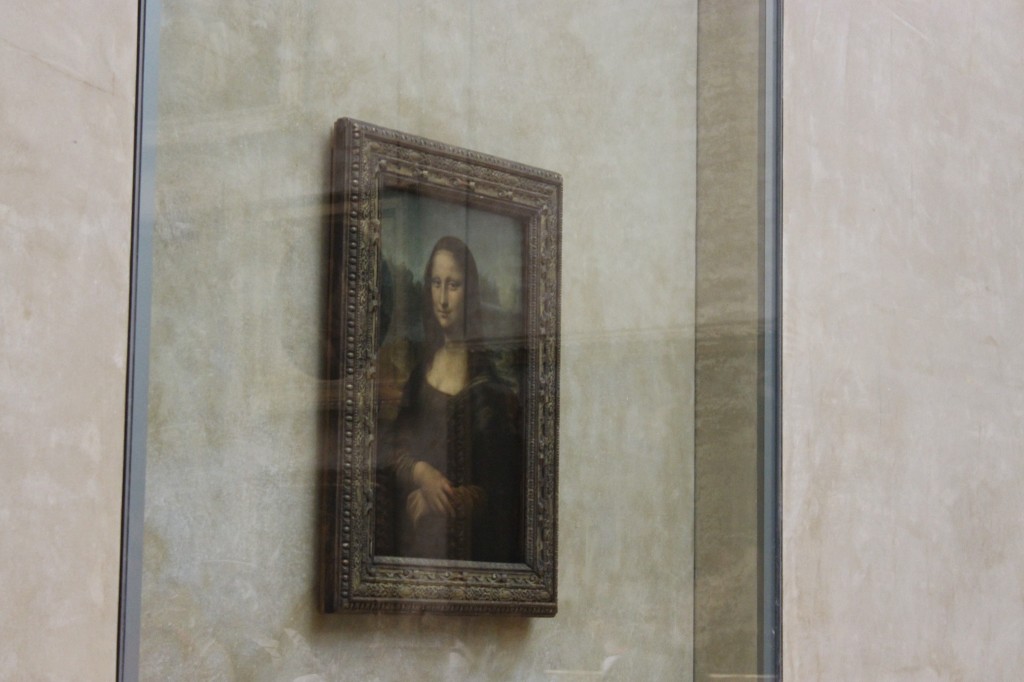 Mona Lisa painting behind security glass